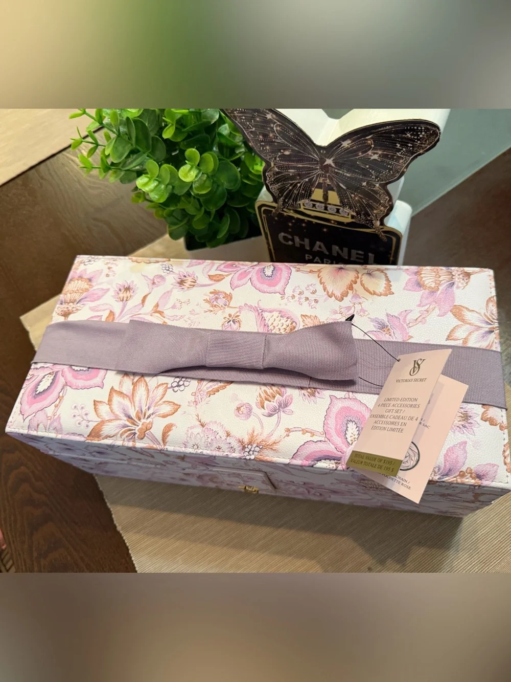 Women’s Floral Jewelry Box Set with Keychain and Purse